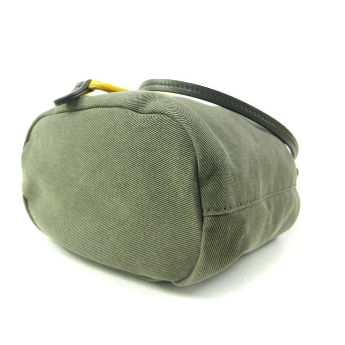 miu miu（ミュウミュウ） ギャバジン ポーチ 巾着 ミニバッグ 5NR038