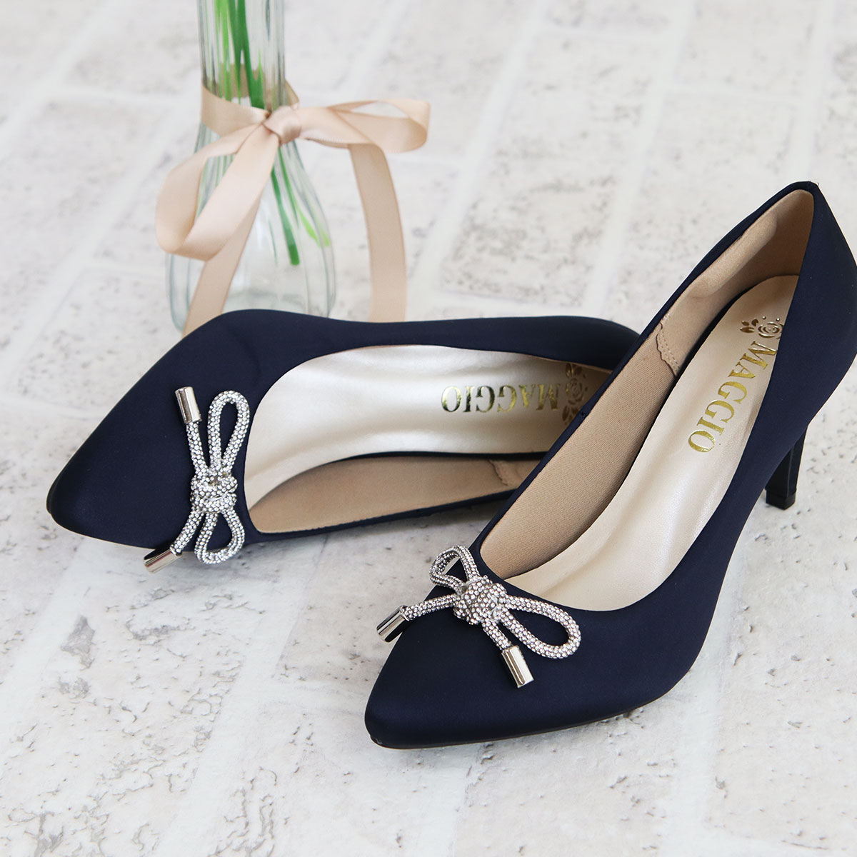 パンプス 黒 ポインテッドトゥ 8cmヒール 結婚式 パーティー 卒業式