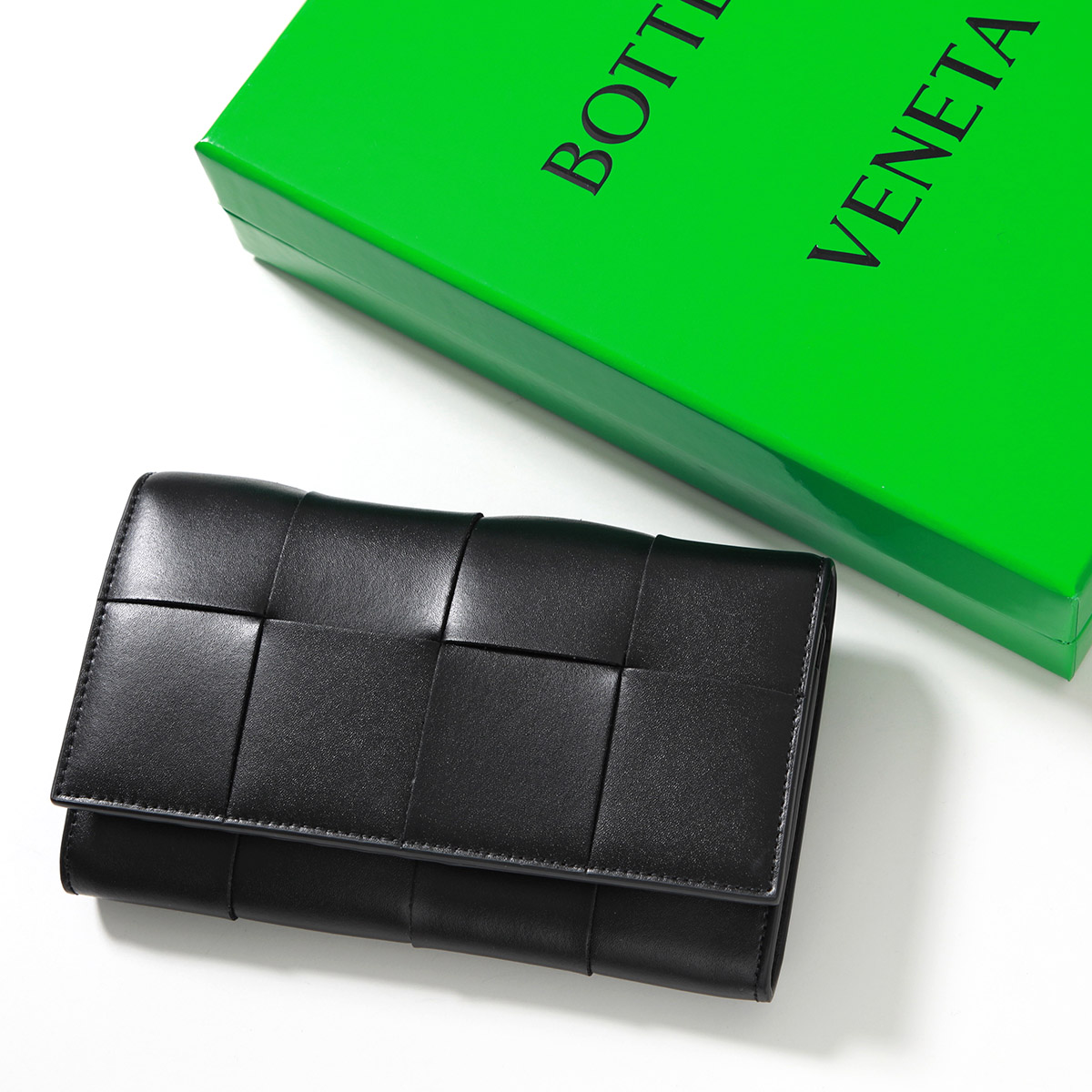 BOTTEGA VENETA（ボッテガ・ヴェネタ） 二つ折り長財布 749463 VBWD2