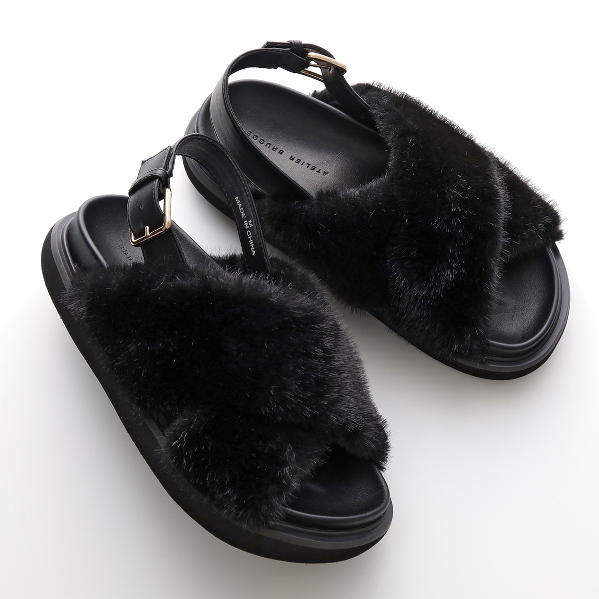 ATELIER BRUGGE（アトリエブルージュ） サンダル Fur cross sandals