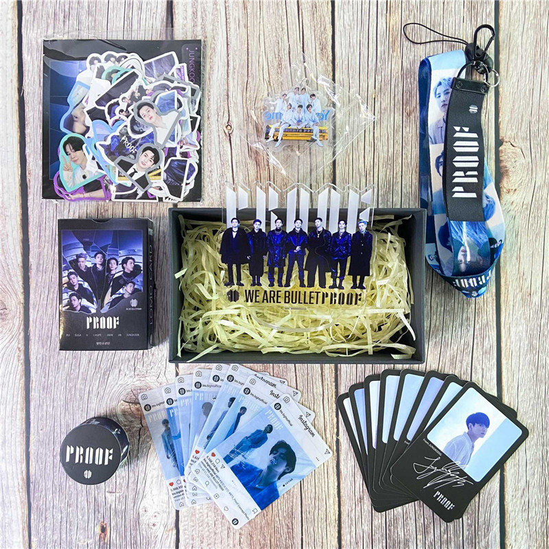 BTSグッズ ギフトボックス フォトカード テープ セット トレカ 写真