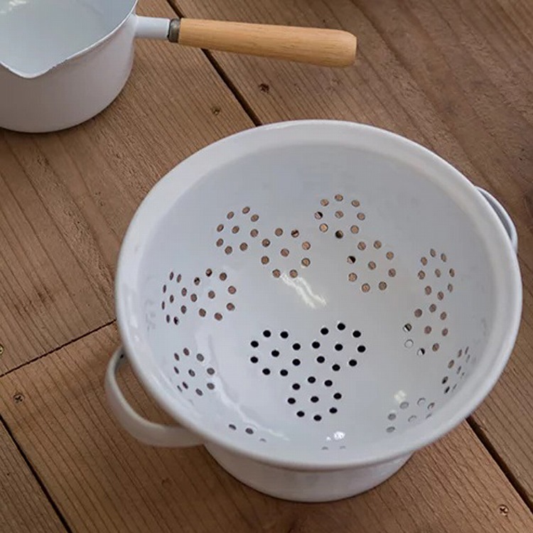 コランダー ホーロー S 23cm ざる ボウル 水切り 無地 白 シンプル