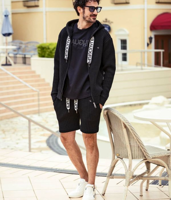 1PIU1UGUALE3 RELAX ウノピゥウノウグァーレトレ リラックス