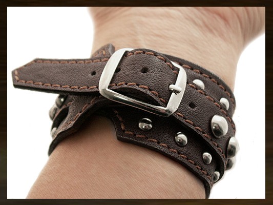 レザーブレスレット 本革 スタッズ レザーリストバンド ブラウン (ID