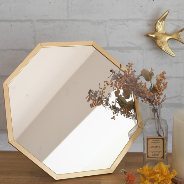 八角形の鏡を玄関に飾ると風水で開運に繋がると言われています『 幅