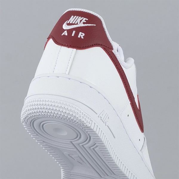 NIKE（ナイキ） エア フォース 1 07 メンズ スニーカー ホワイト