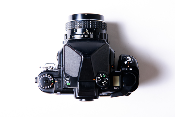 中判カメラPENTAX67Ⅱ、たくさんの写真家に愛された『バケペン