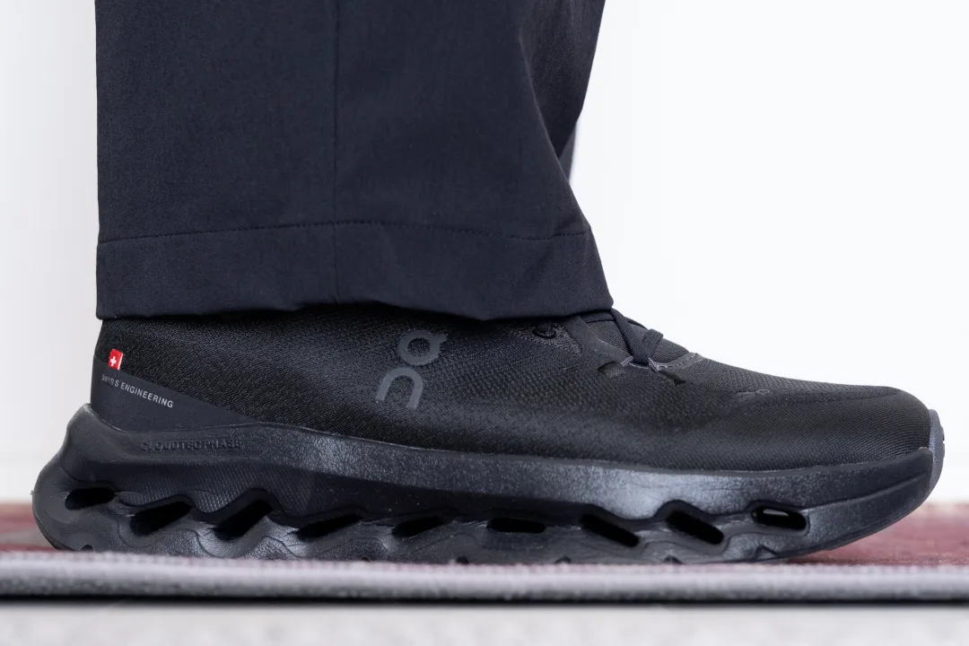 オシャレにもウォーキングにも！On Cloudtilt（クラウドティルト）が