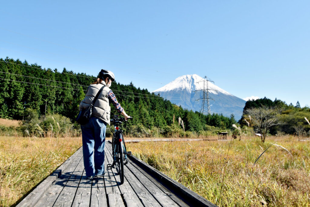 富士山へまっしぐら！ E-BIKEで田貫湖・朝霧高原をサイクリング - 静岡