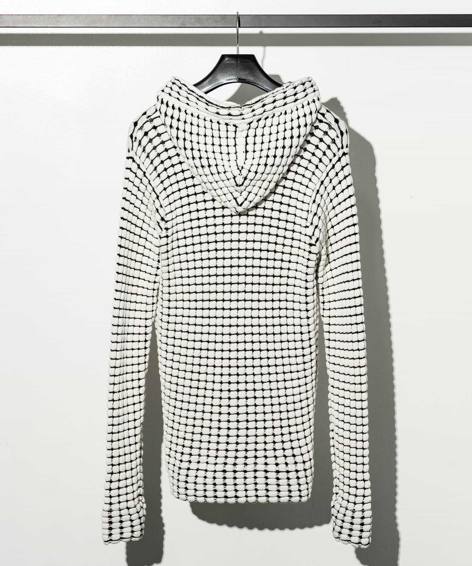 1PIU1UGUALE3 RELAX(ウノピゥウノウグァーレトレ リラックス)3ロゴ