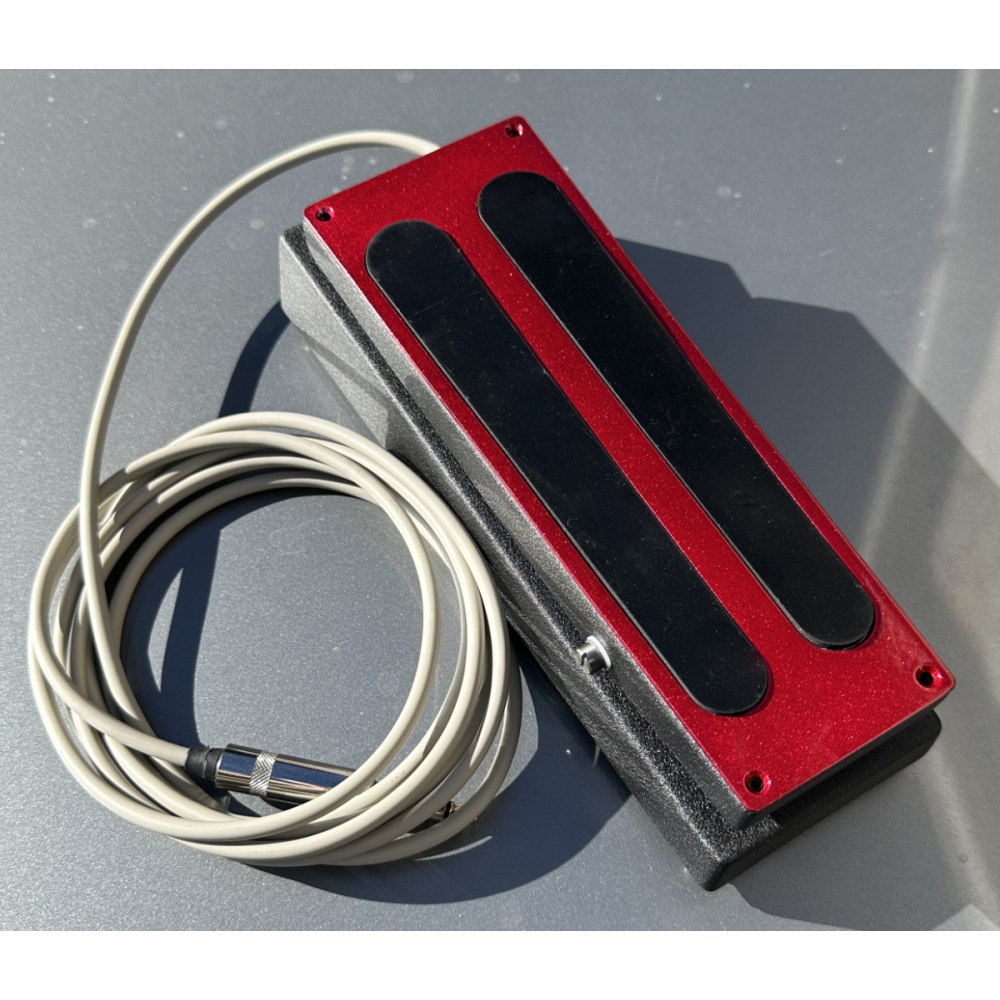 Shin-ei Vibe-2 chorus/vibrato effects pedal