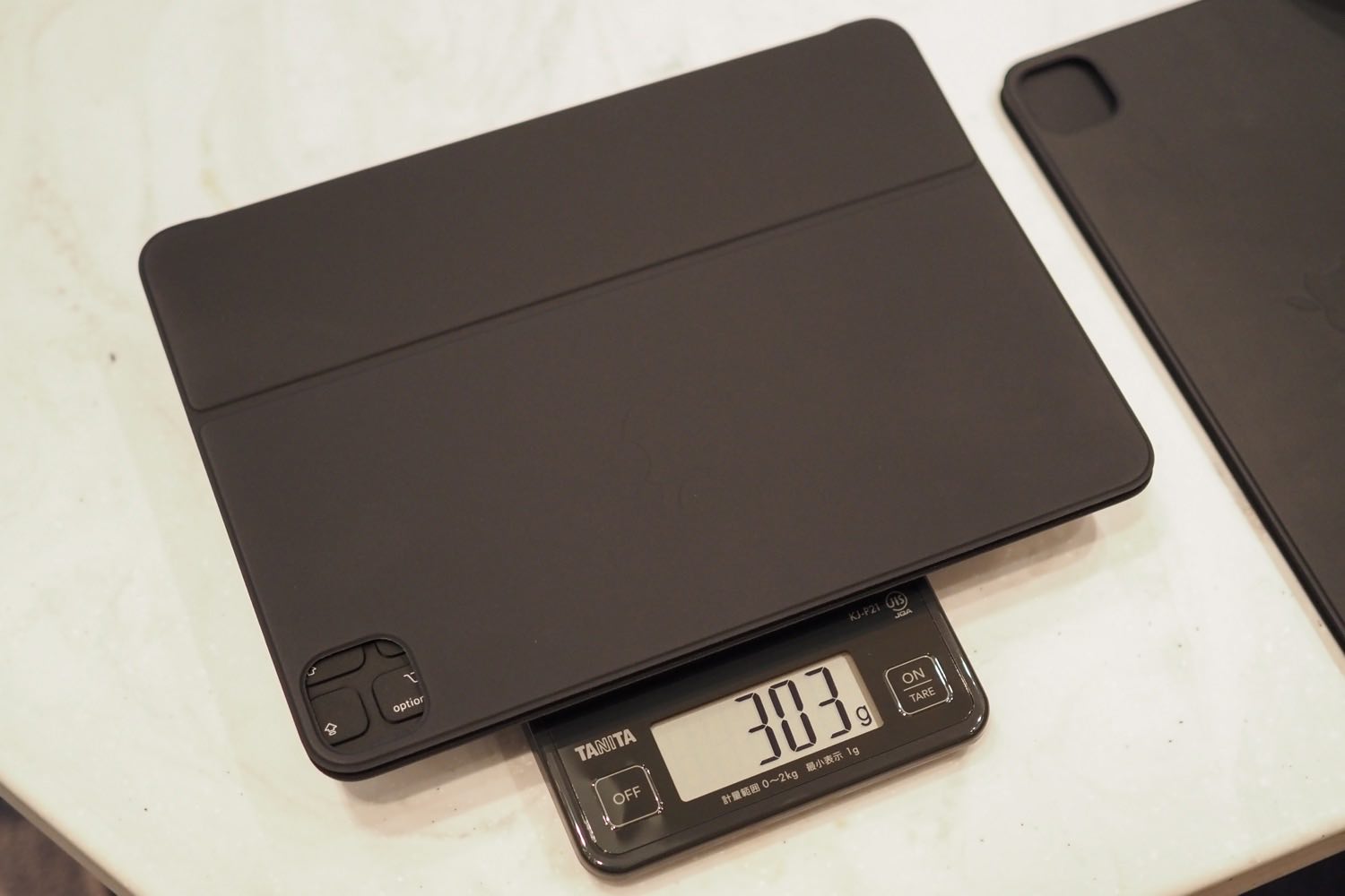 比較】ブログ執筆用のMagic Keyboardが重すぎたのでSmart Keyboard