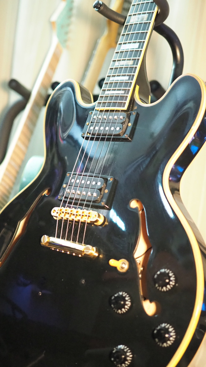 Gibson Custom Shop ES-355[3/3] テールピースをアルミ製に交換した