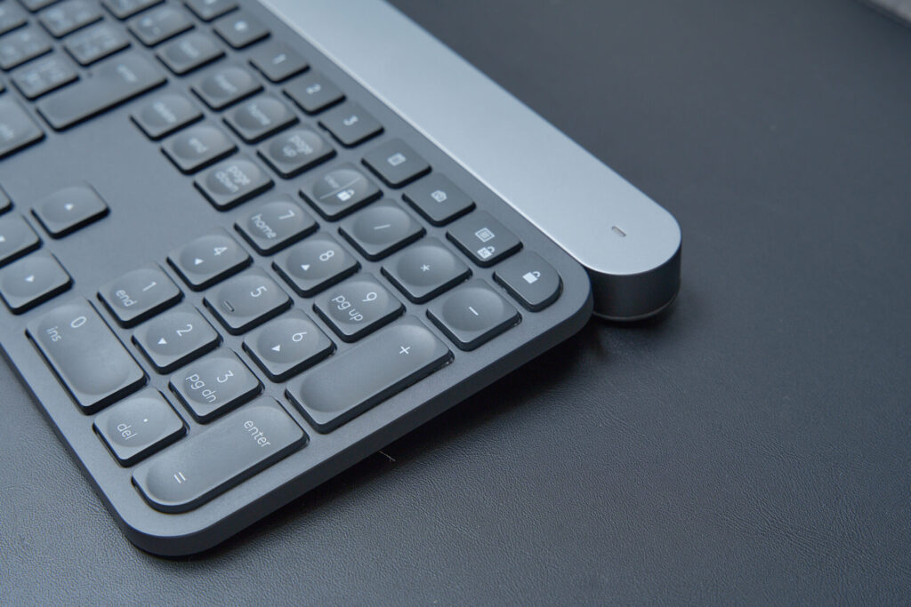 Logicool CRAFT KX1000sをレビュー│物理ダイヤルを搭載したフルサイズ