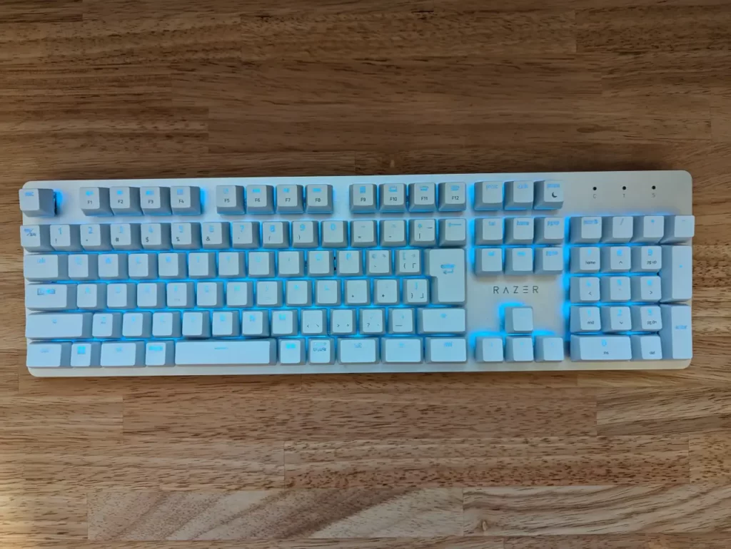 Razer Pro Type Ultra JP レビュー】悪くないけどオススメしづらい白い
