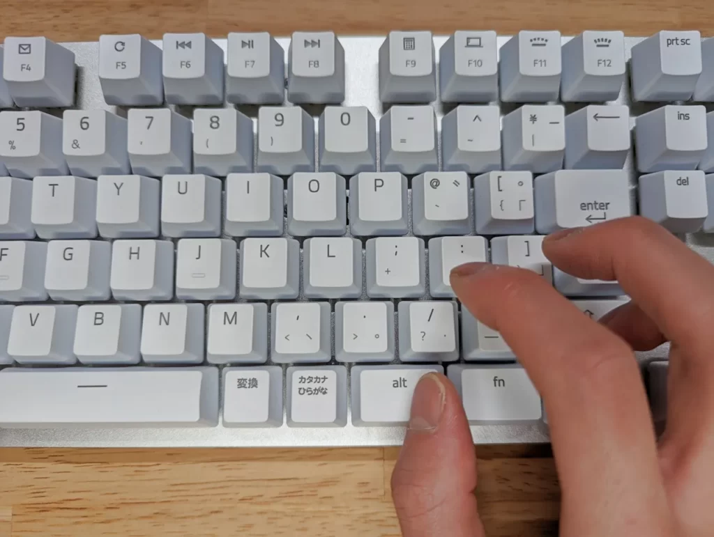 Razer Pro Type Ultra JP レビュー】悪くないけどオススメしづらい白い