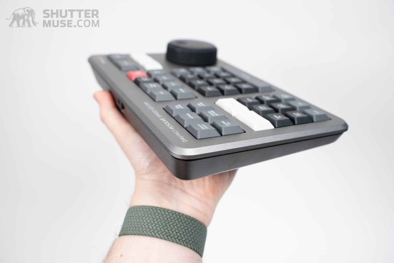 Blackmagic DaVinci Resolve Speed Editor Review - Get it Free!