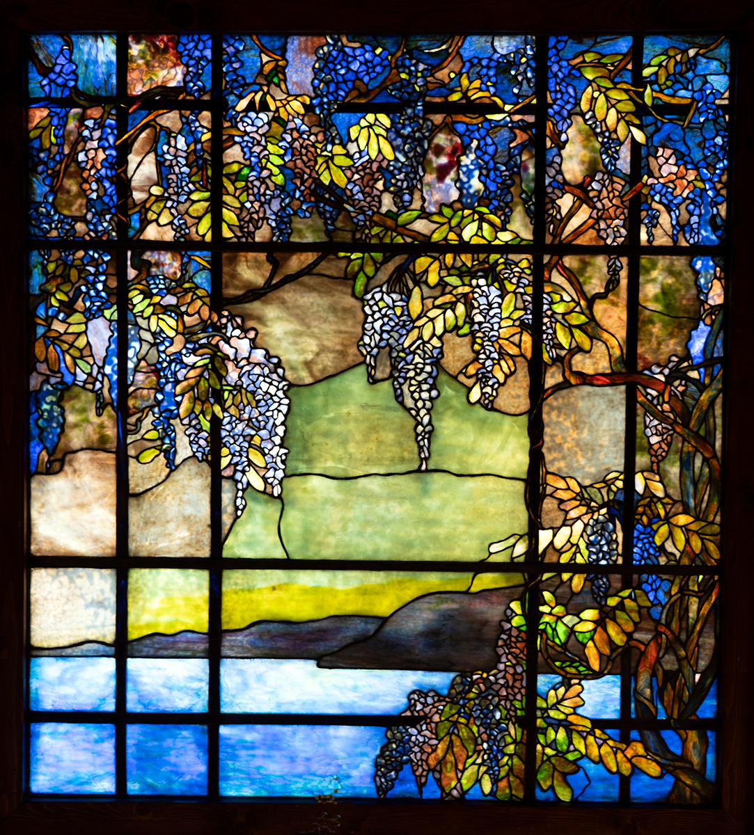 ルイス・C・ティファニーのステンドグラスから: 春秋堂日録