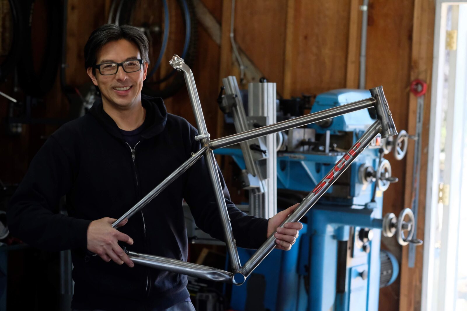 SYCIP × SIMWORKS JJJ Bar – 遊びの世界を広げるハンドル | SimWorks