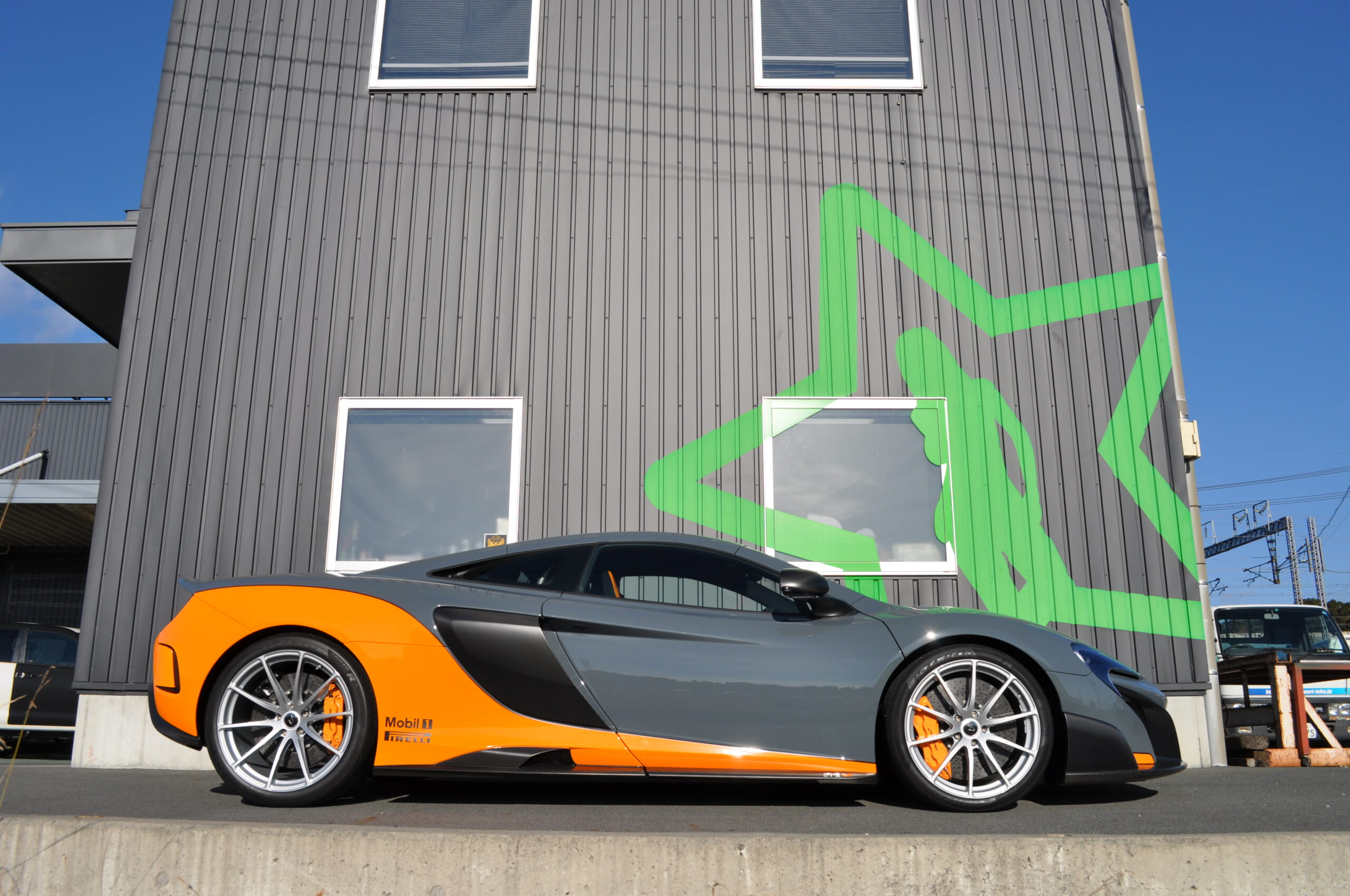 McLaren 675LT | 株式会社 サインアート ツカ
