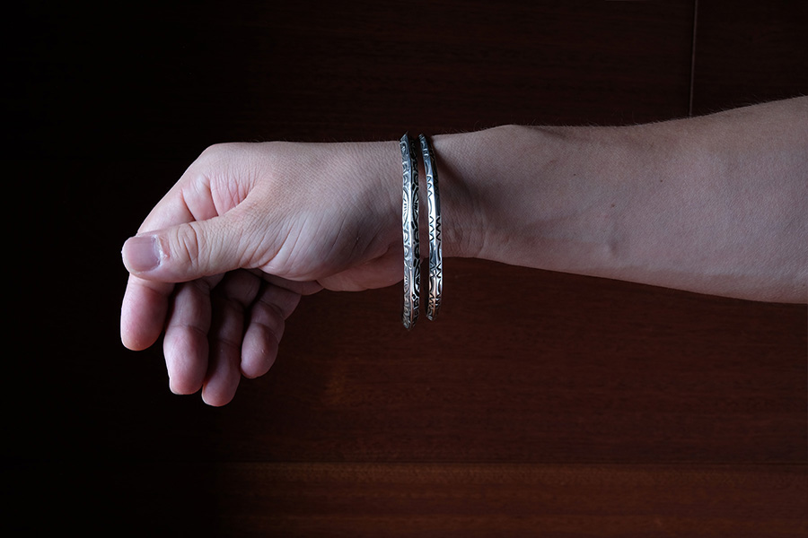 RAY ADAKAI｜レイアダカイ Round Bangle - Silver and Gold