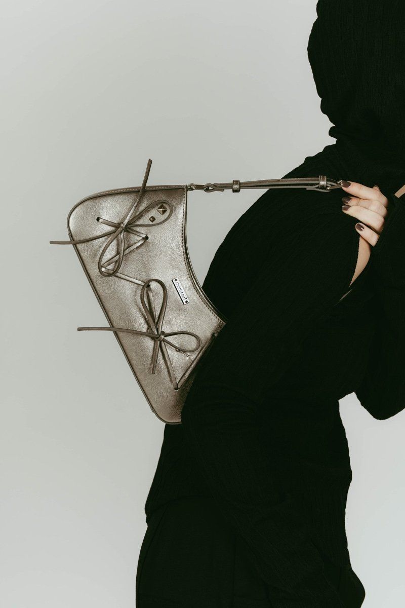 Knuth Marf - ribbon accent bag (Silver) / リボンアクセントバッグ