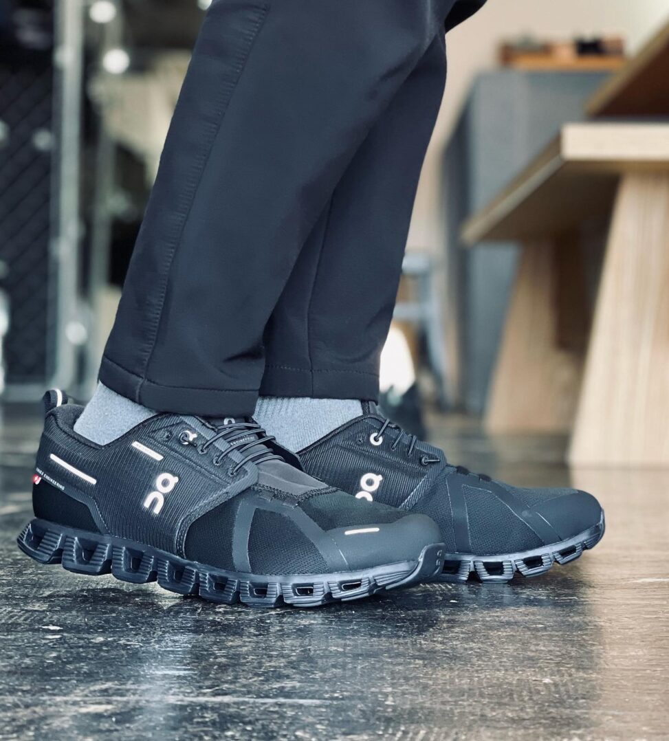 今必要な靴。「OnのCloud 5 Waterproof」 | Sites&Lab サイツアンド