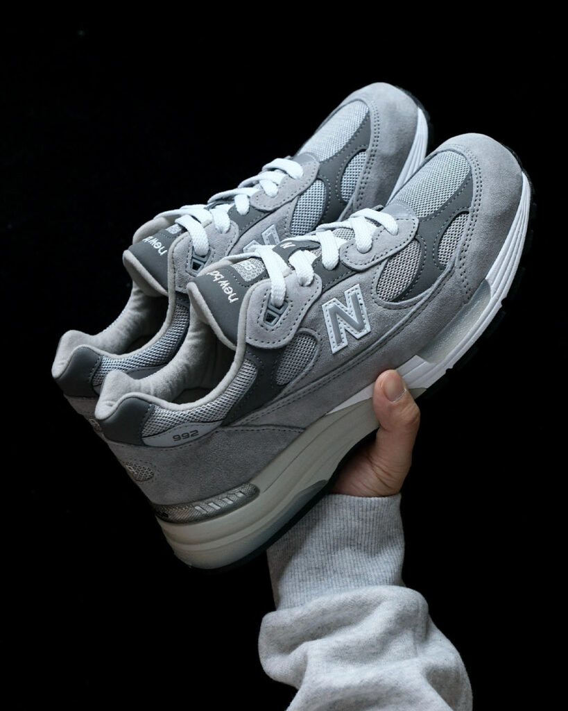 ニューバランス】992のサイズ感や履き心地は？口コミも合わせて販売員