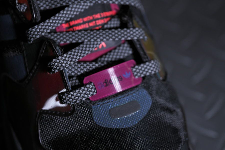 adidas ZX ALKYNE atmos “NEO TOKYO” 未来を表現した極彩色