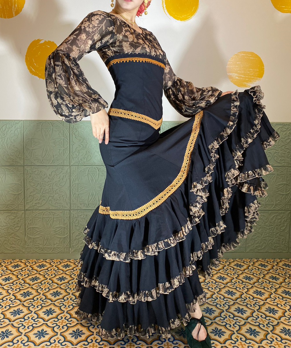 Sonia Johnes | フラメンコ衣装のソニア・ジョーンズ 公式ブランドサイト