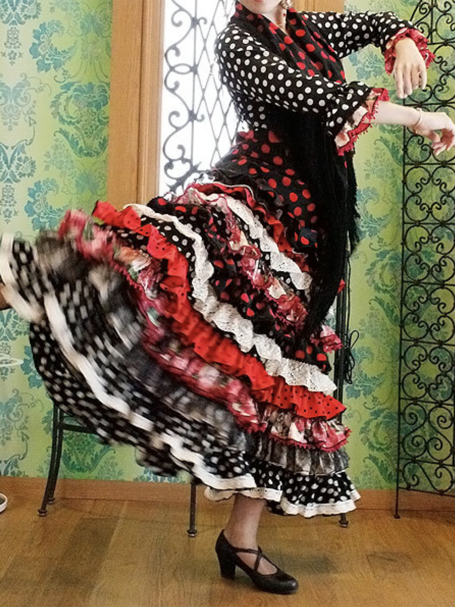 Sonia Johnes | フラメンコ衣装のソニア・ジョーンズ 公式ブランドサイト