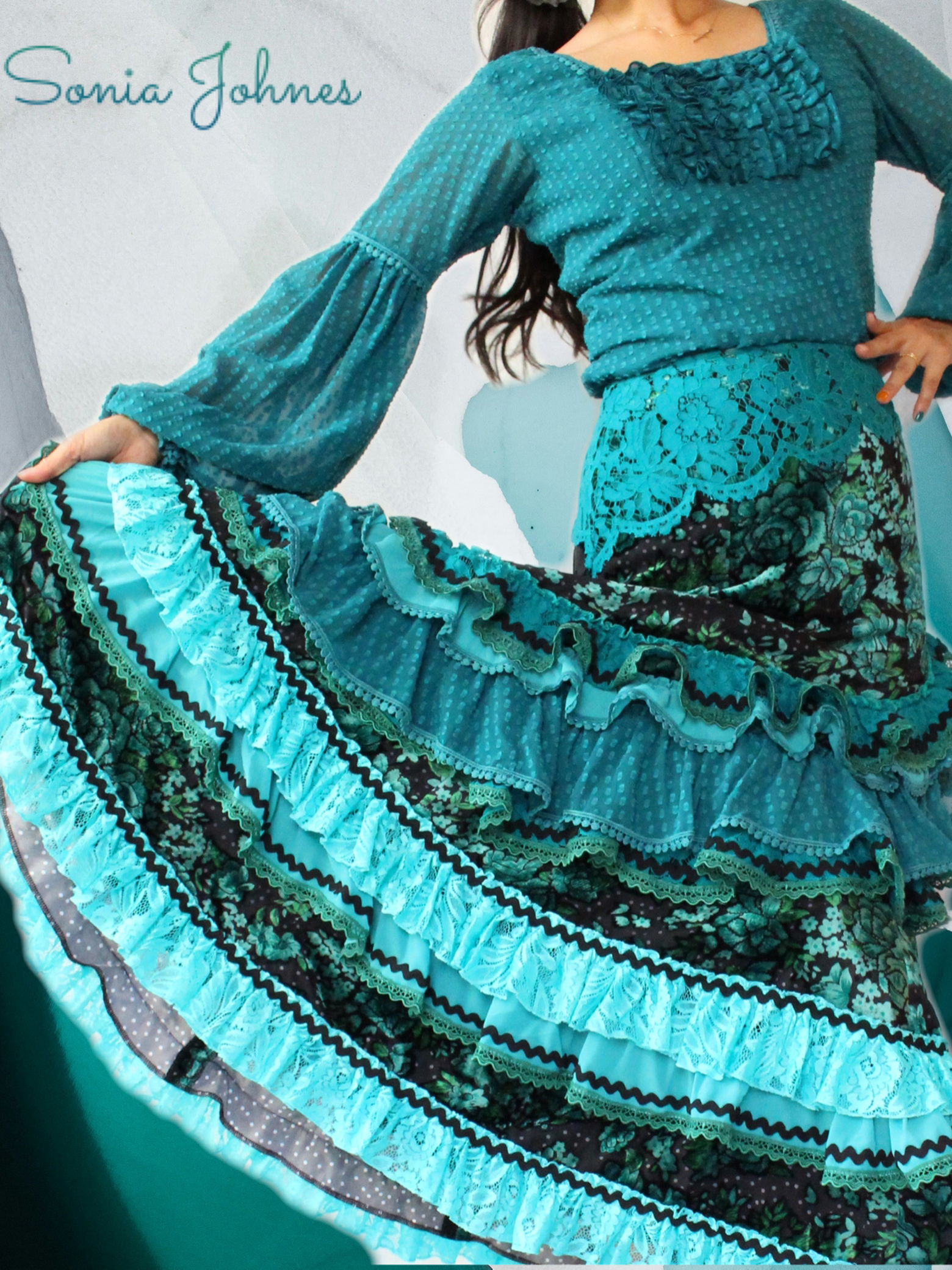 Sonia Johnes | フラメンコ衣装のソニア・ジョーンズ 公式ブランドサイト