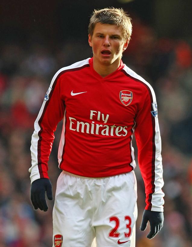 写真4/10｜アーセナル、最高にかっこいい「赤白ユニフォーム」10選