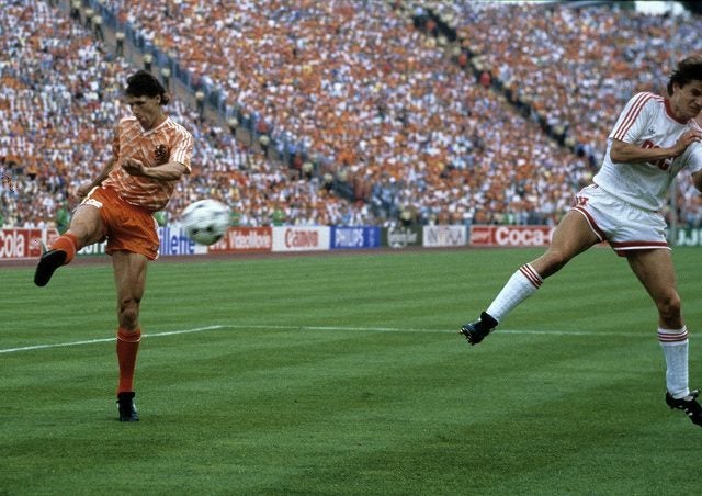 EURO 今日は何の日】6月25日「『疲れていたから打った』歴史的ゴール