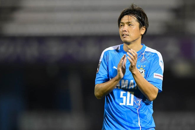 PHOTO】ジュビロ磐田・遠藤保仁｜サックスブルーを身に纏いチームを