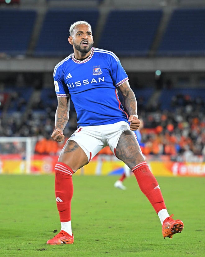 PHOTO】渾身の一撃！横浜をACLベスト4へと導いたFW、アンデルソン