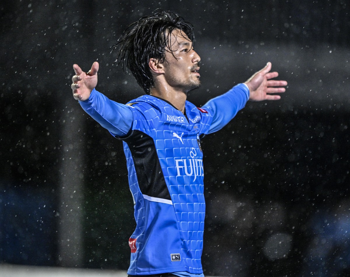 サッカーセンスの塊」川崎の天才・家長昭博の400試合出場記念「特別