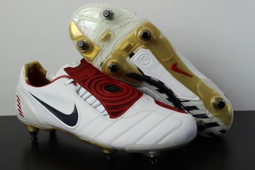 Nike Total90 Laser II Video Review - Soccer Reviews For You