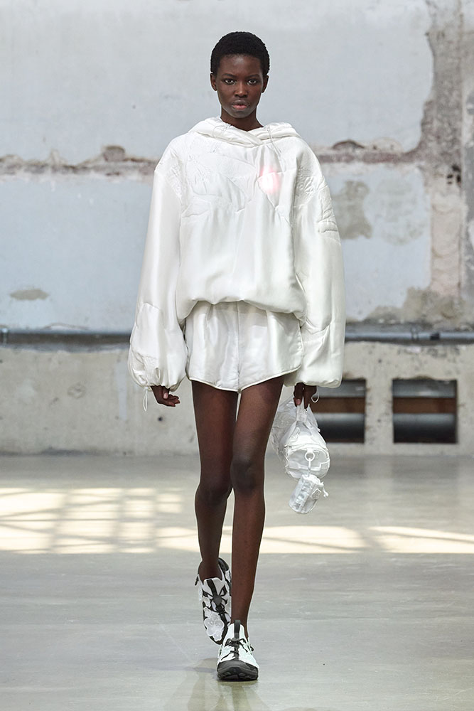 セシリー バンセンが新作を発表。2026年春夏パリ・ファッション