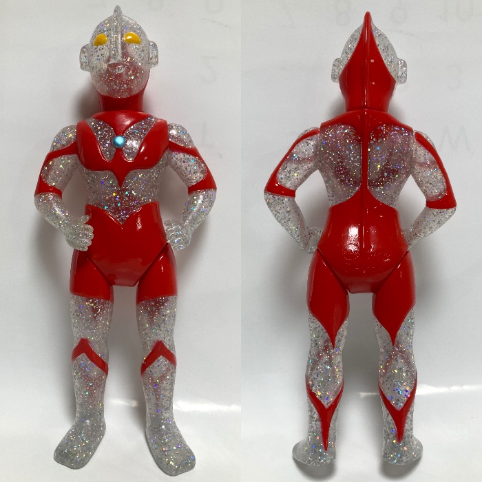 東急ハンズ渋谷店にマルサン製「55thウルトラマン350 スパークル