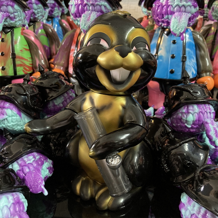 BlackBook Toy10周年企画、第6弾はFrank Kozik氏との「Bong Bunny