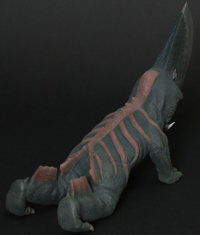 エクスプラスの［大怪獣シリーズ］で「ギロン 発光Ver.」が登場