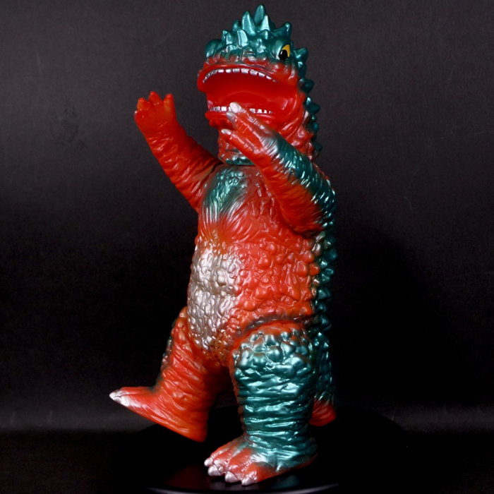 ギャラリー＆ショップ・墓場の画廊でブルマァク製「マグラー(オレンジ