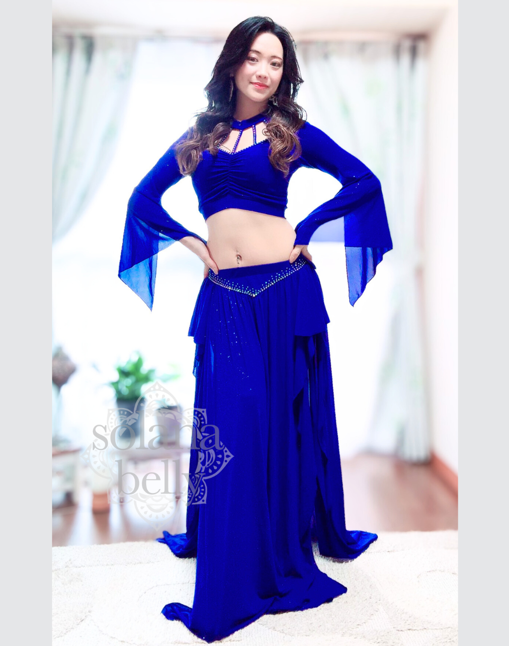 送料無料】深みブルーにビジューが煌めくセットアップ｜ベリーダンス