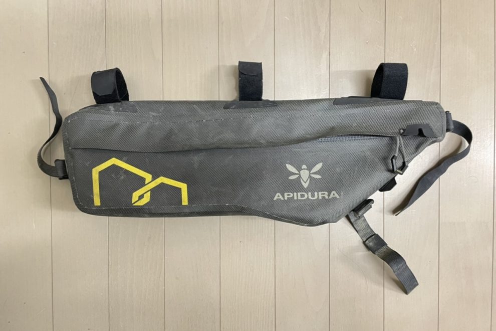 レビュー】アピデュラ（Apidura）のドライ フレームバッグMが凄く