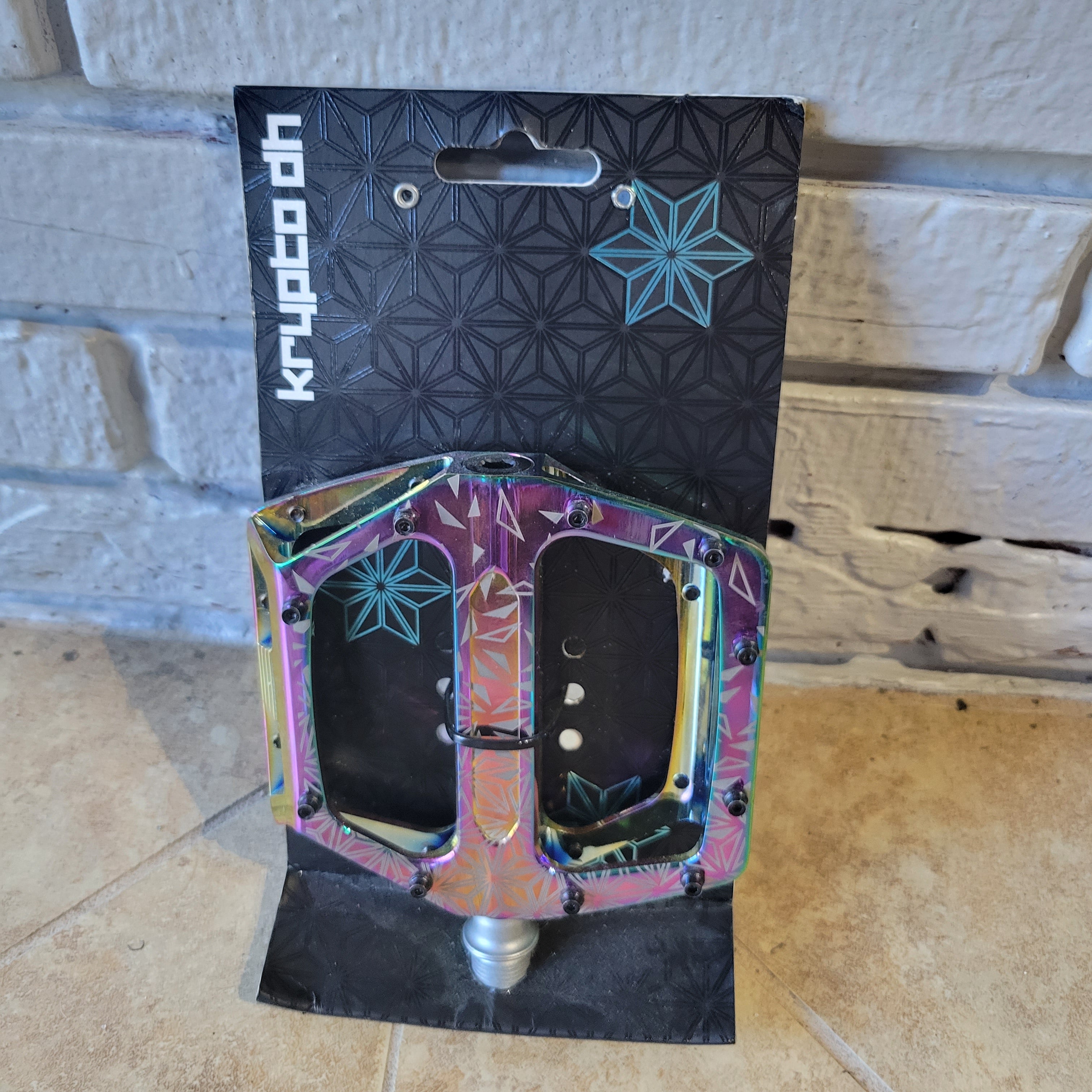 Supacaz Krypto DH pedal oil slick – South Tampa Bicycle Co.