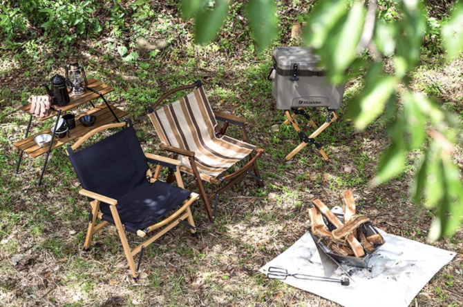 ハイランダーのウッドフレームチェア2とシェフテーブルの魅力！癒しの