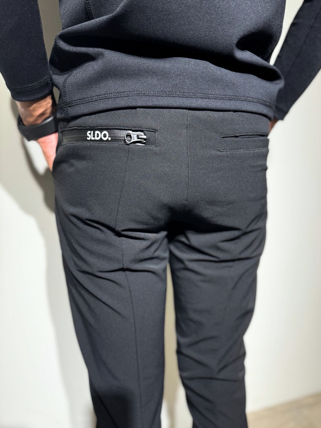 NEW STDダブルクロスストレッチリブパンツ/BLACK×BLACK LOGO (UNISEX