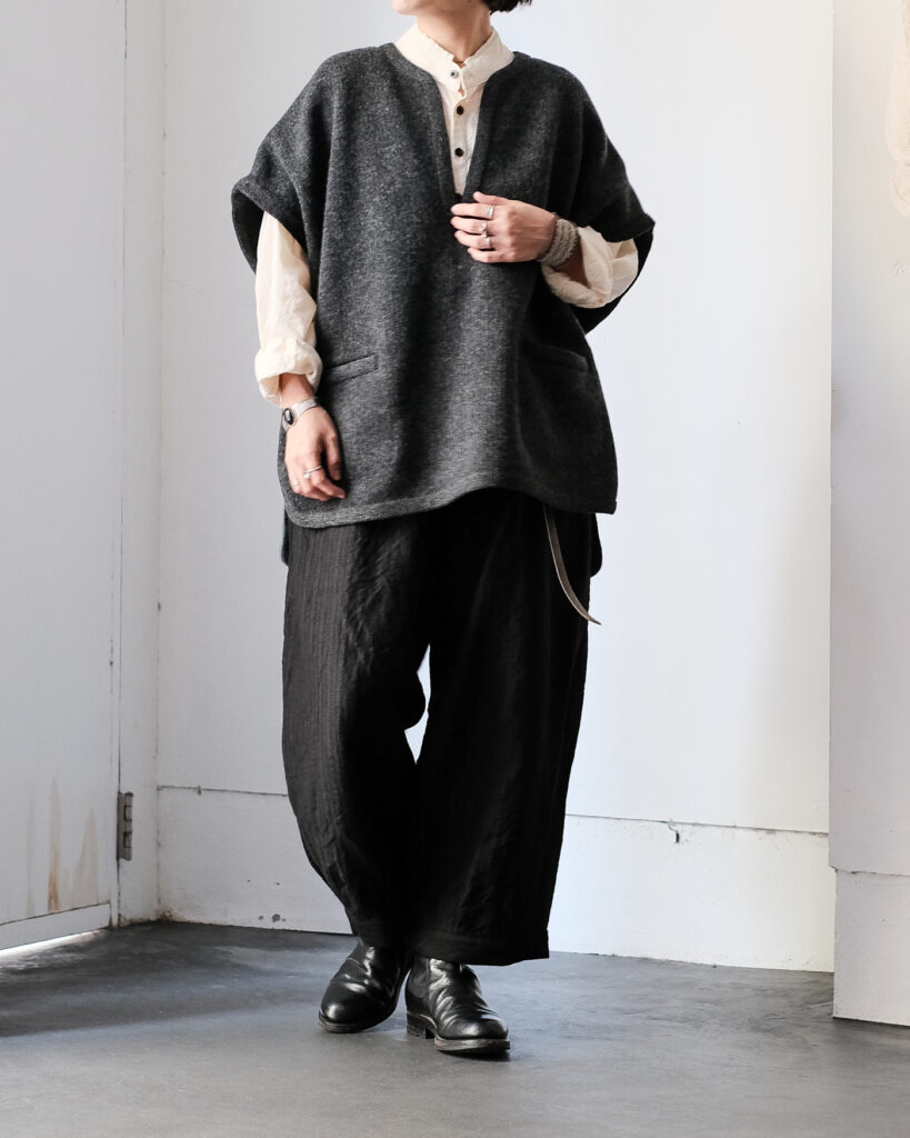 Nikki ESSENTIAL PIECES × Sleepy PEOPLE | Felting Wool Poncho