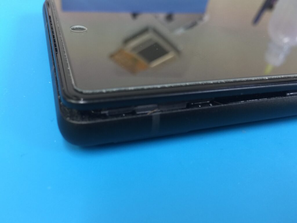 画面が浮き上がって本体が発熱するGoogle pixel 6 a の原因は